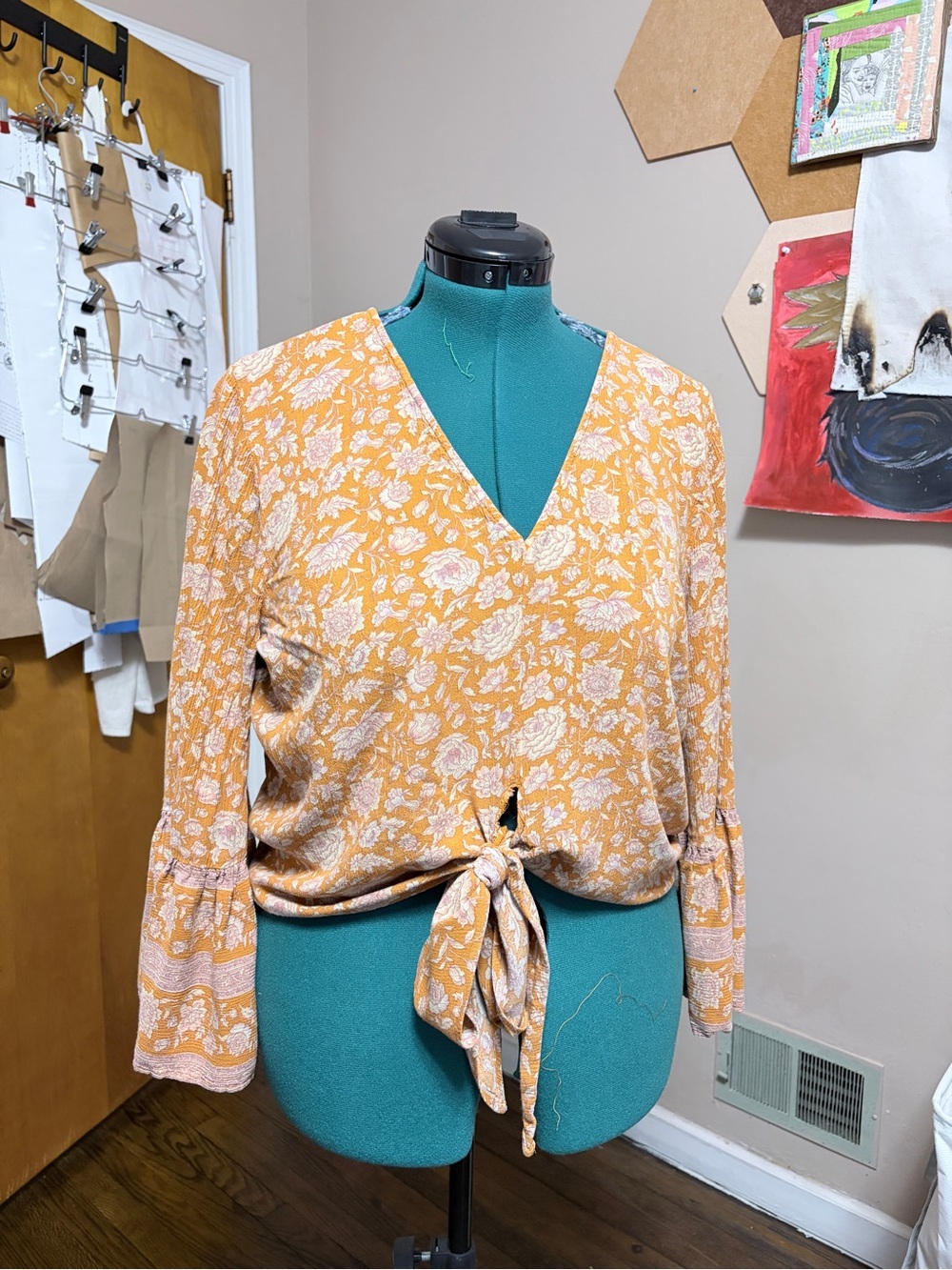 American Eagle Outfitters Yellow Orange Floral Tie-Front V-Neck Blouse
